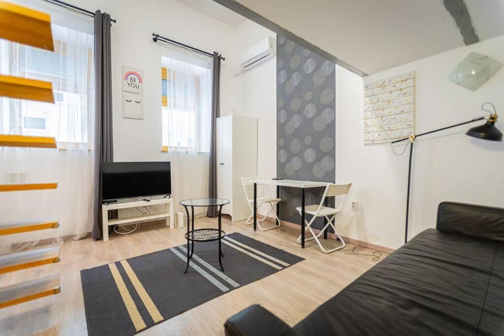 Cozy Apartment In Sip Str., Luna Budapest Exterior photo