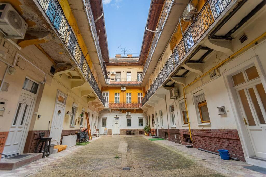 Cozy Apartment In Sip Str., Luna Budapest Exterior photo